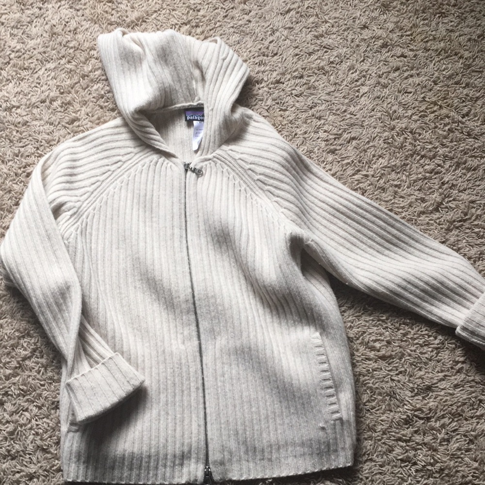 100% lambs wool  sweater